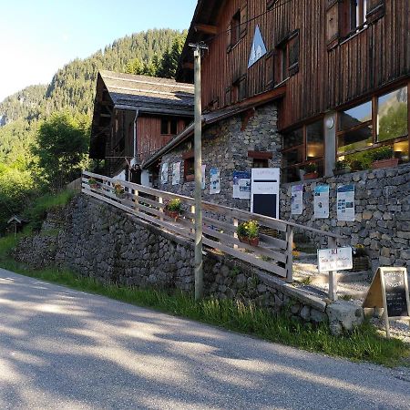 Auberge De Jeunesse Hi Ла Клусаз Екстериор снимка