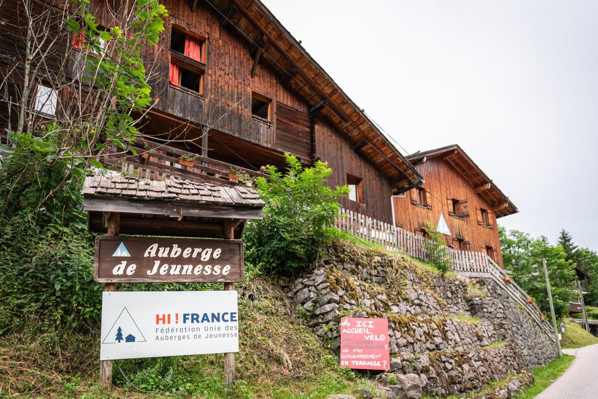 Auberge De Jeunesse Hi Ла Клусаз Екстериор снимка
