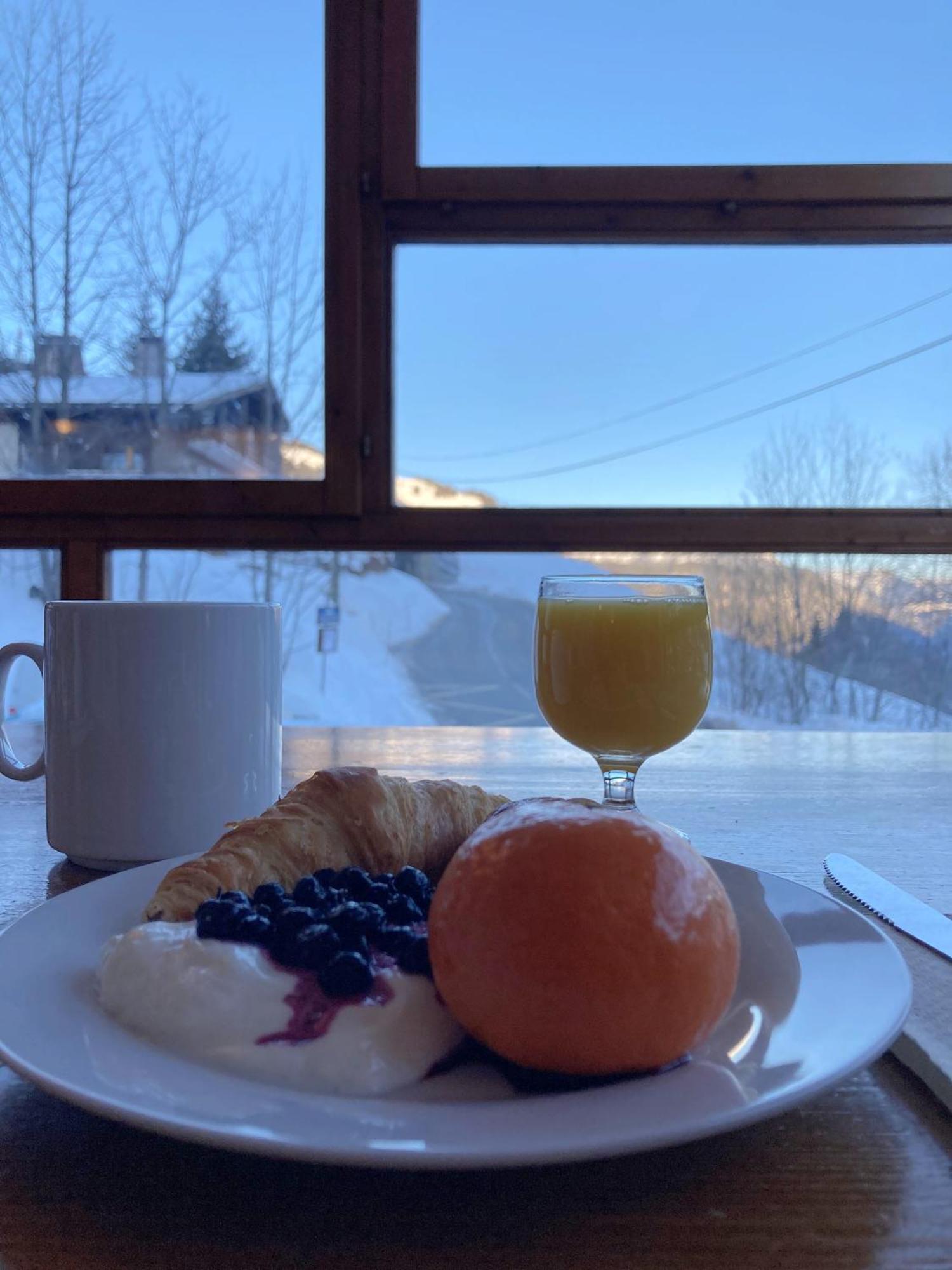 Auberge De Jeunesse Hi Ла Клусаз Екстериор снимка