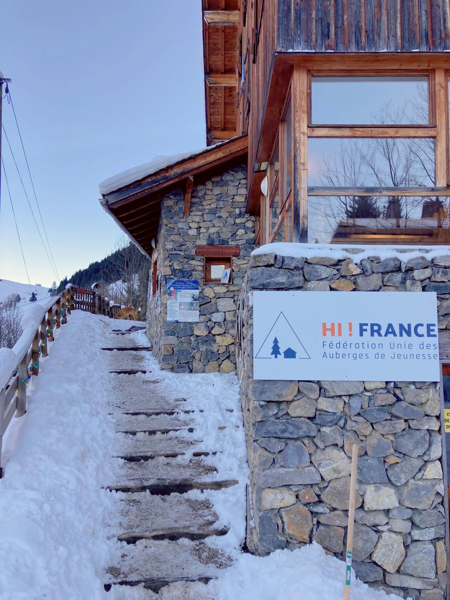 Auberge De Jeunesse Hi Ла Клусаз Екстериор снимка