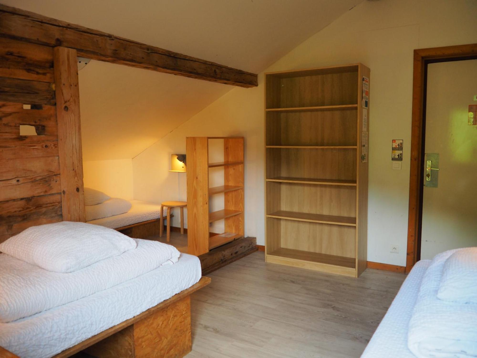 Auberge De Jeunesse Hi Ла Клусаз Екстериор снимка