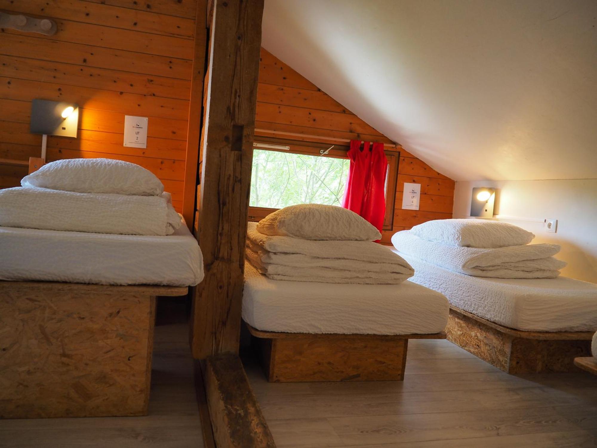 Auberge De Jeunesse Hi Ла Клусаз Екстериор снимка