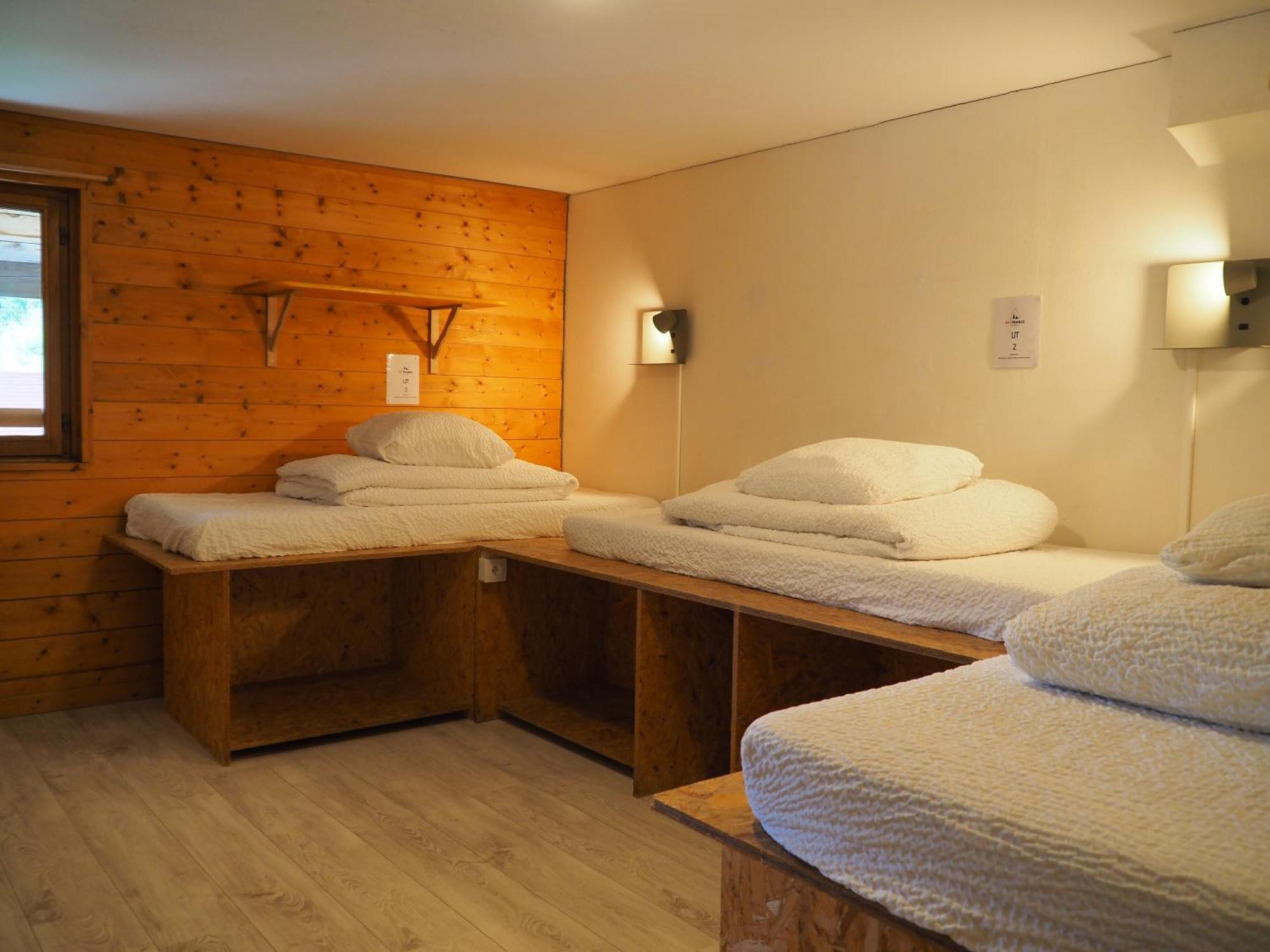 Auberge De Jeunesse Hi Ла Клусаз Екстериор снимка