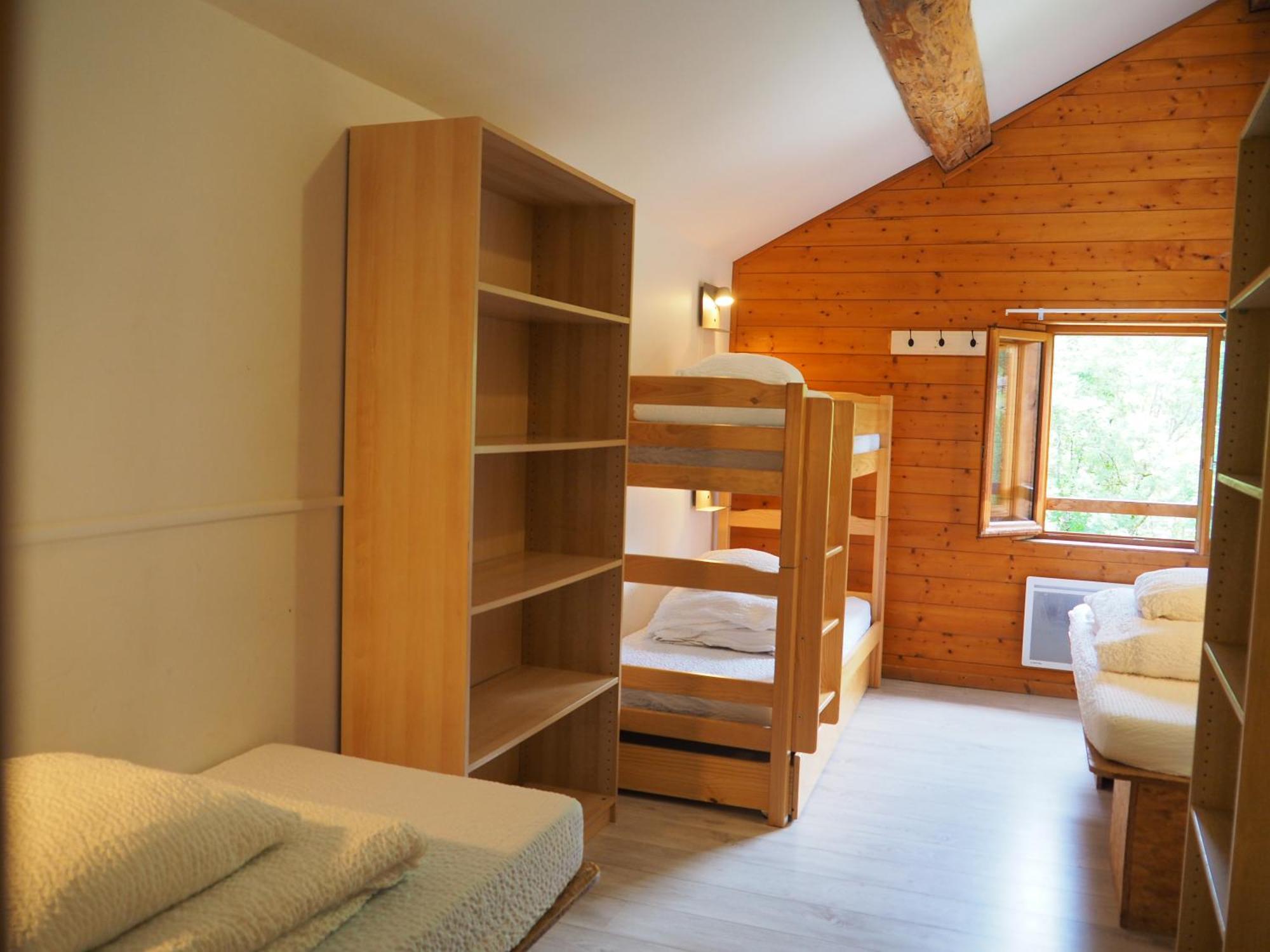 Auberge De Jeunesse Hi Ла Клусаз Екстериор снимка