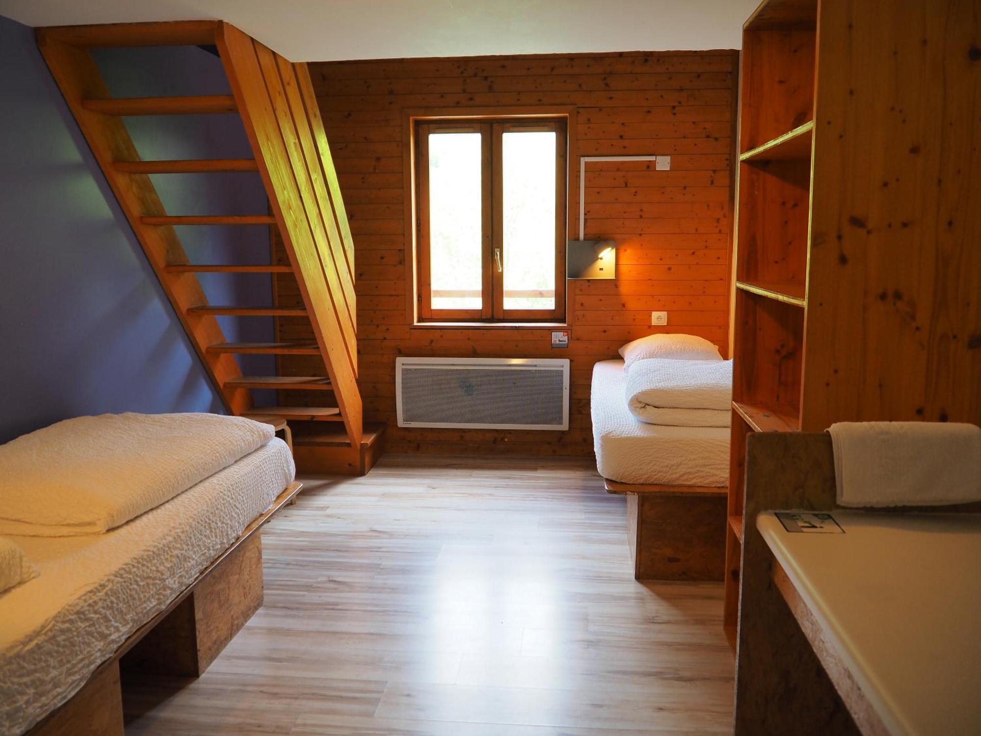 Auberge De Jeunesse Hi Ла Клусаз Екстериор снимка