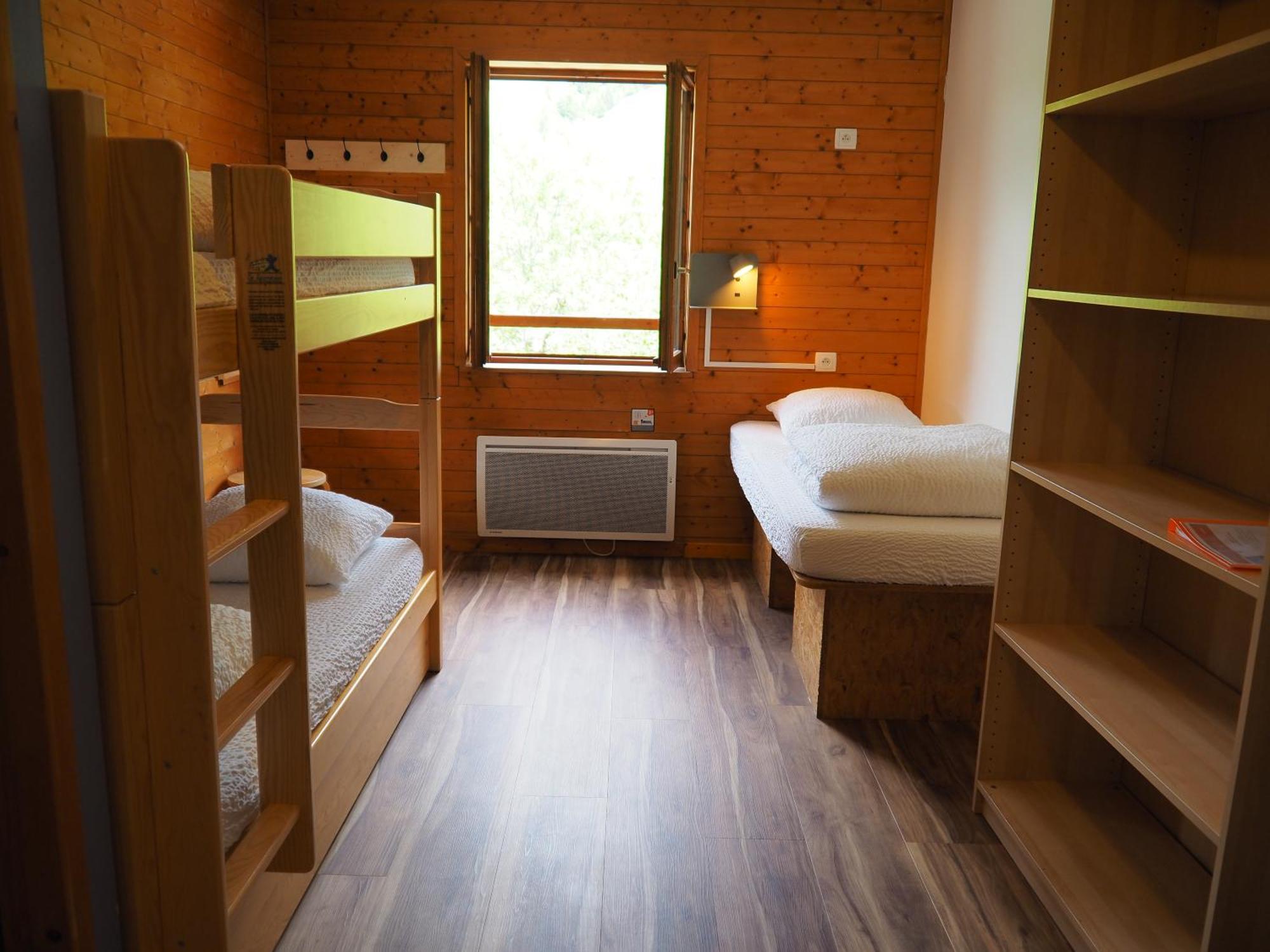 Auberge De Jeunesse Hi Ла Клусаз Екстериор снимка