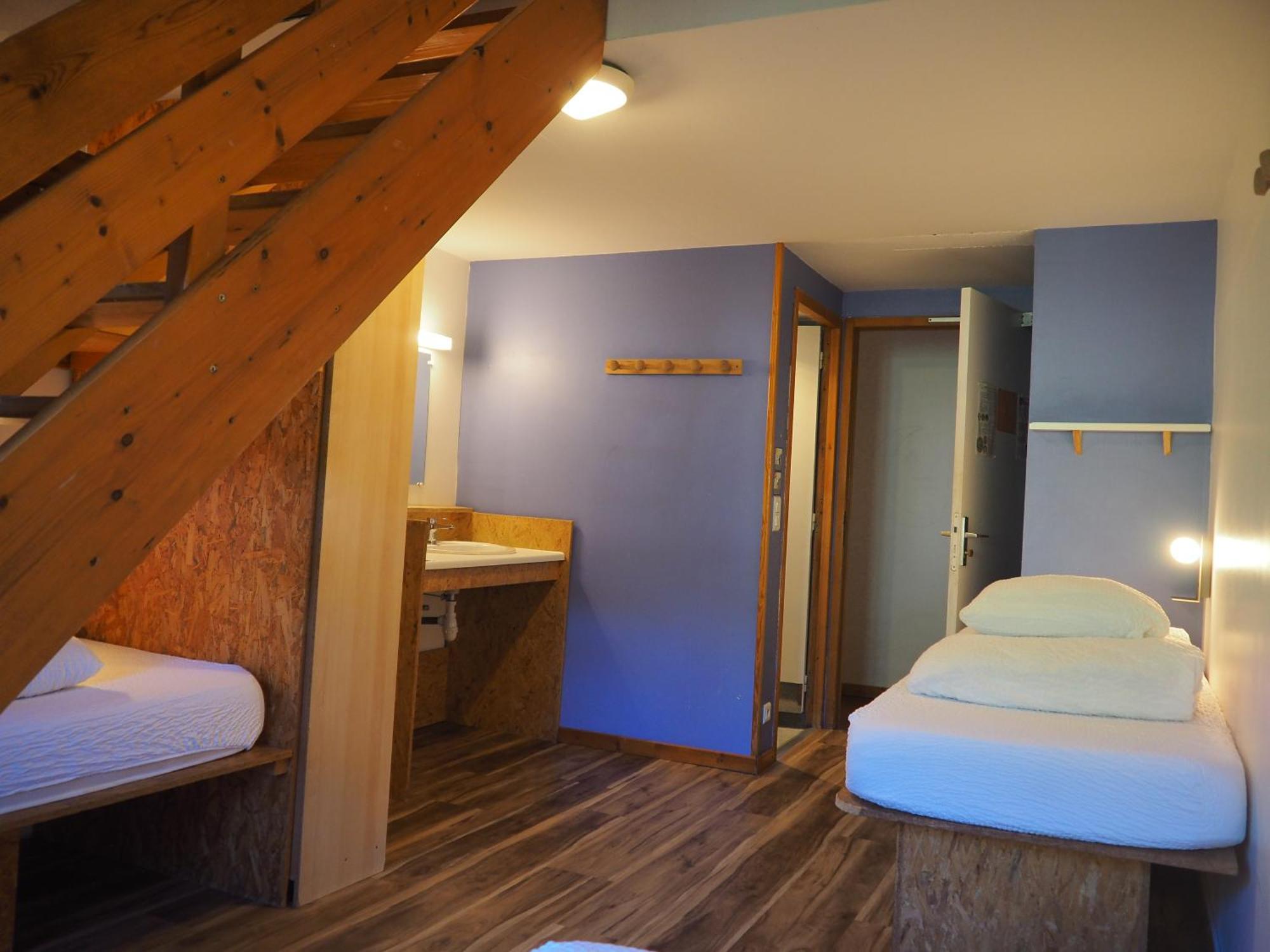 Auberge De Jeunesse Hi Ла Клусаз Екстериор снимка