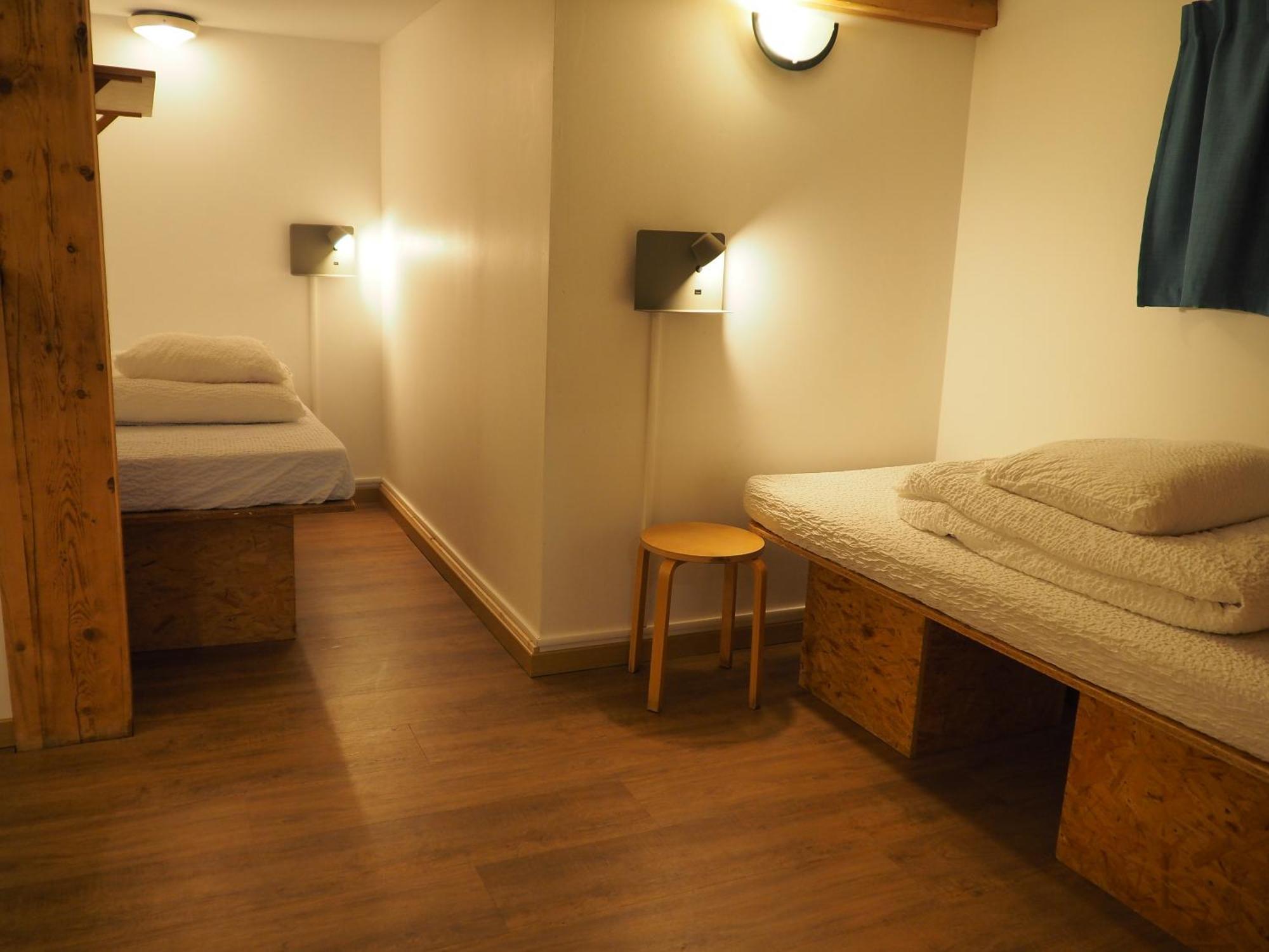 Auberge De Jeunesse Hi Ла Клусаз Екстериор снимка