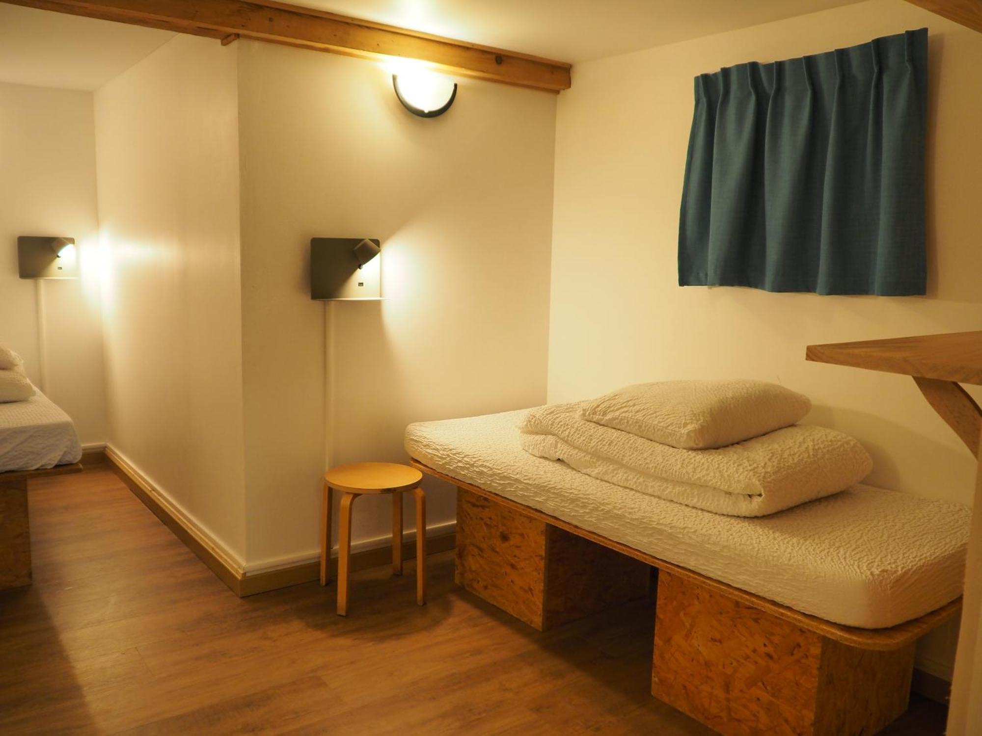 Auberge De Jeunesse Hi Ла Клусаз Екстериор снимка