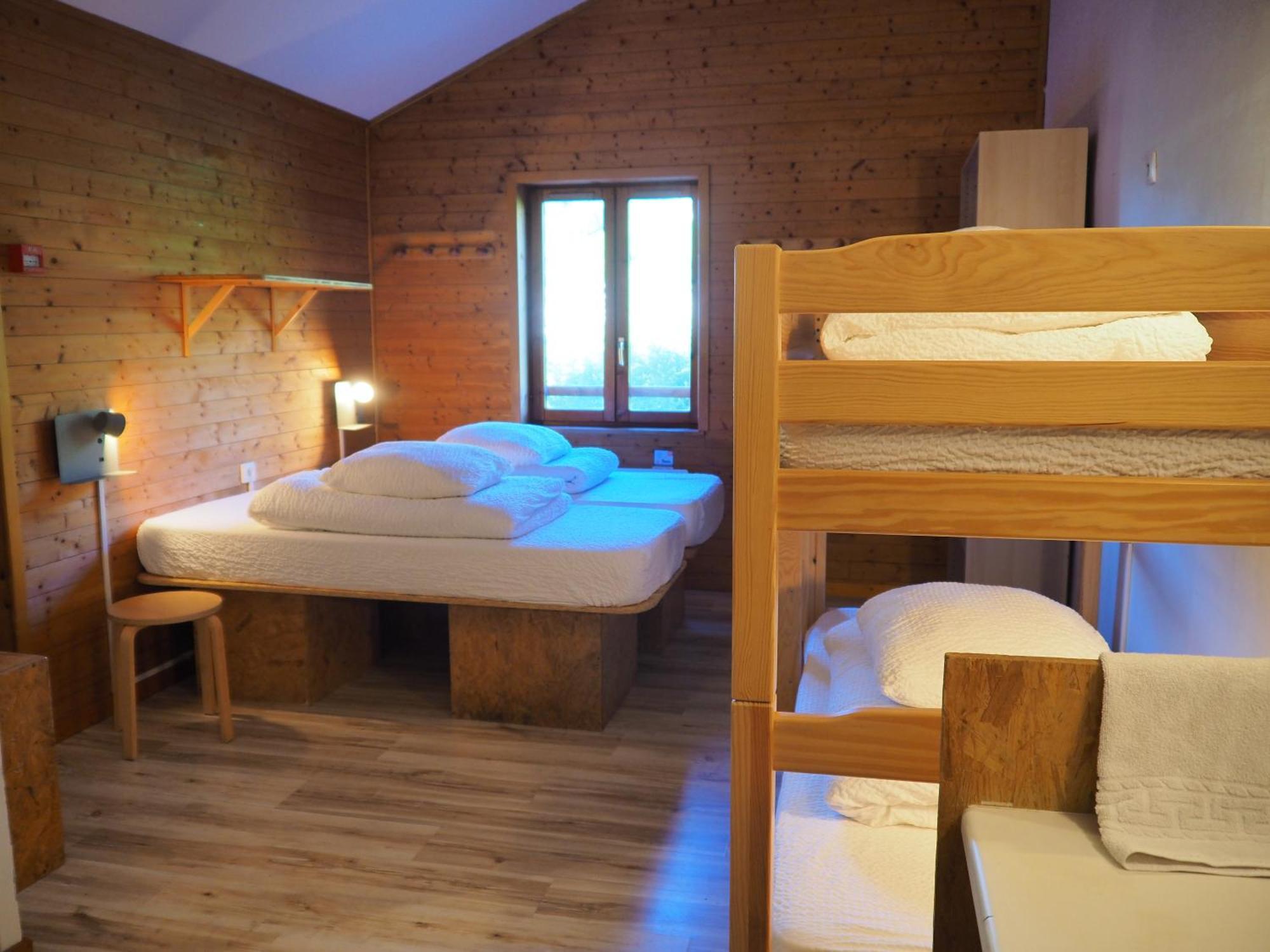 Auberge De Jeunesse Hi Ла Клусаз Екстериор снимка