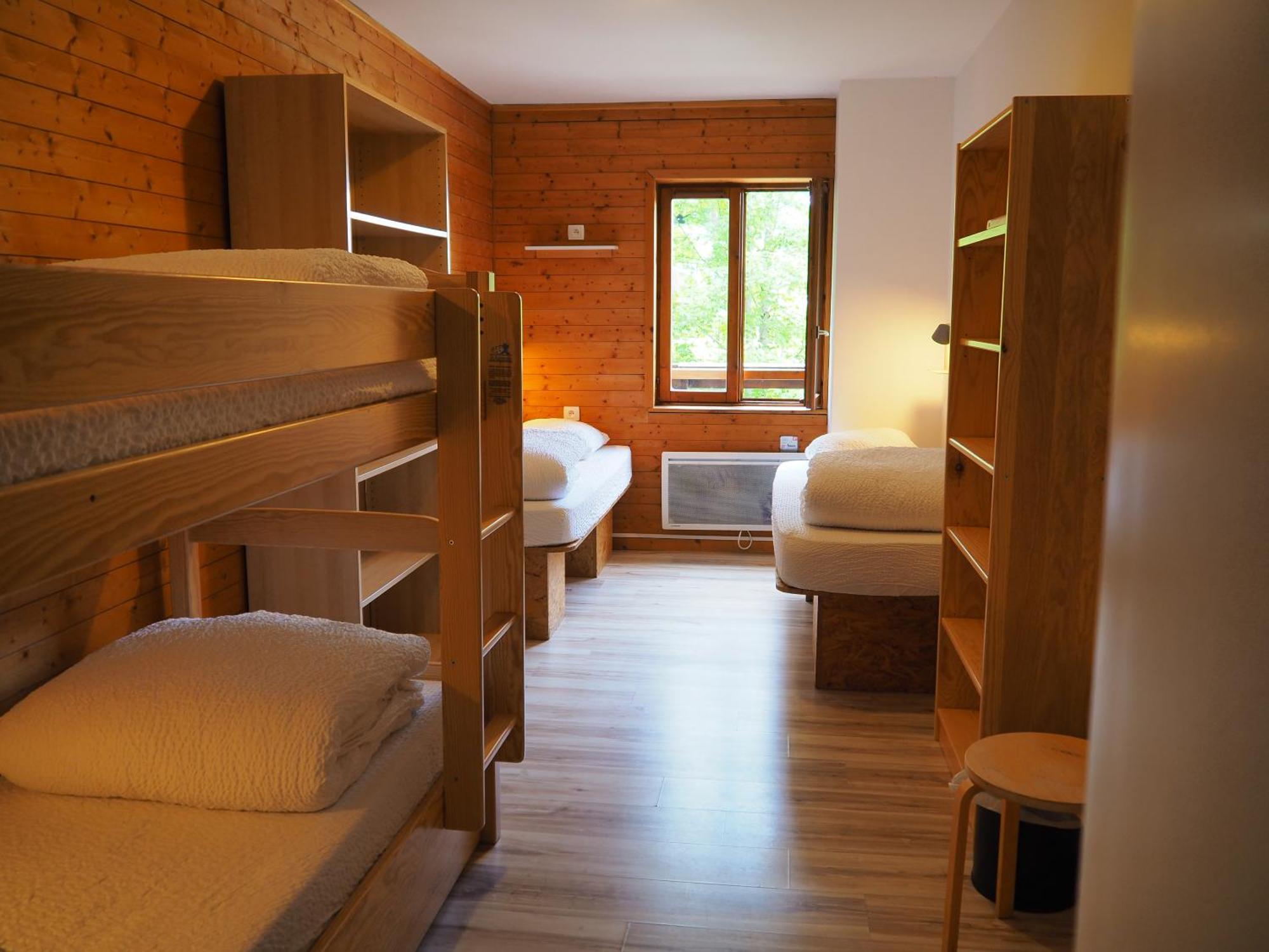 Auberge De Jeunesse Hi Ла Клусаз Екстериор снимка