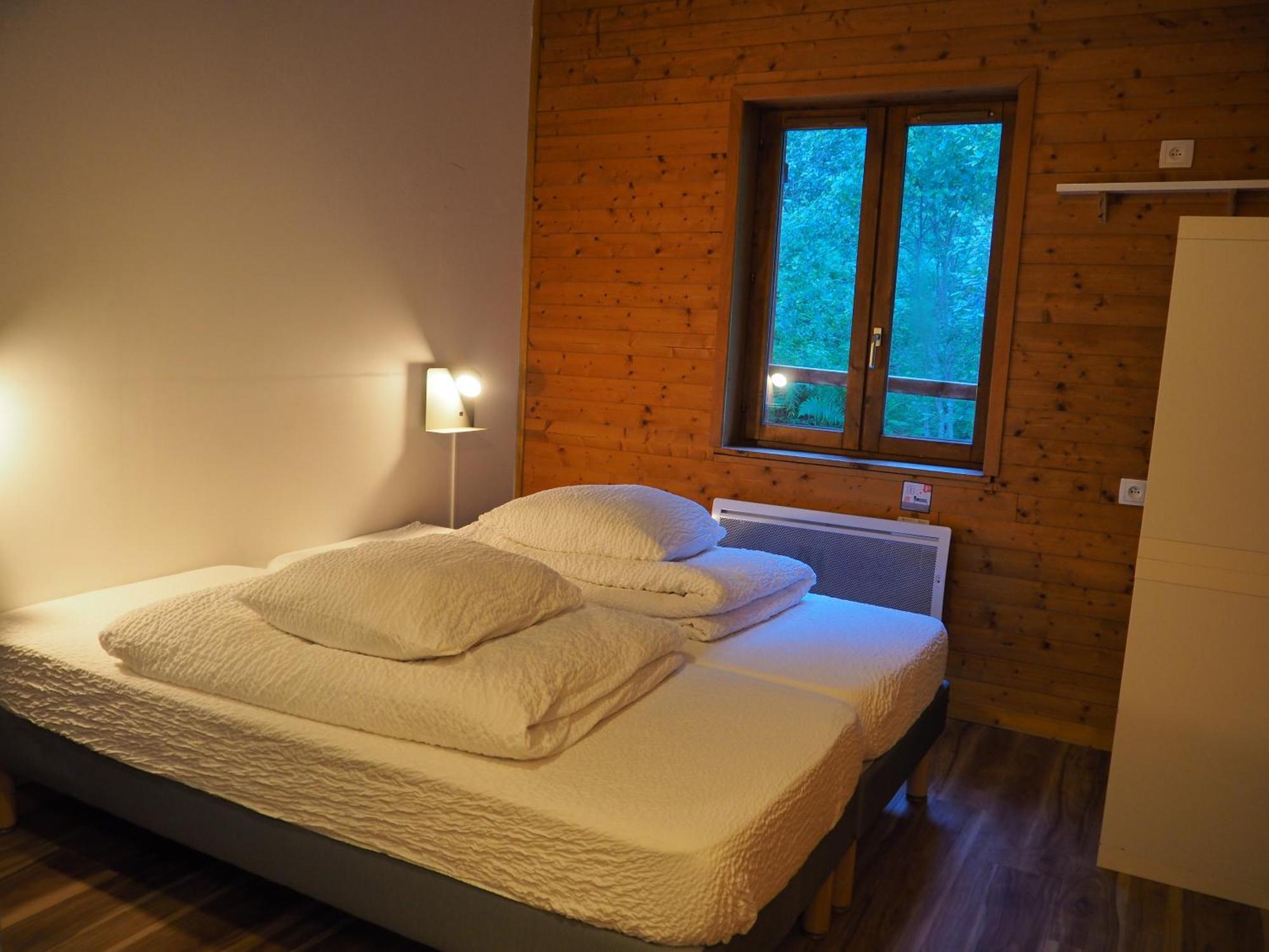 Auberge De Jeunesse Hi Ла Клусаз Екстериор снимка