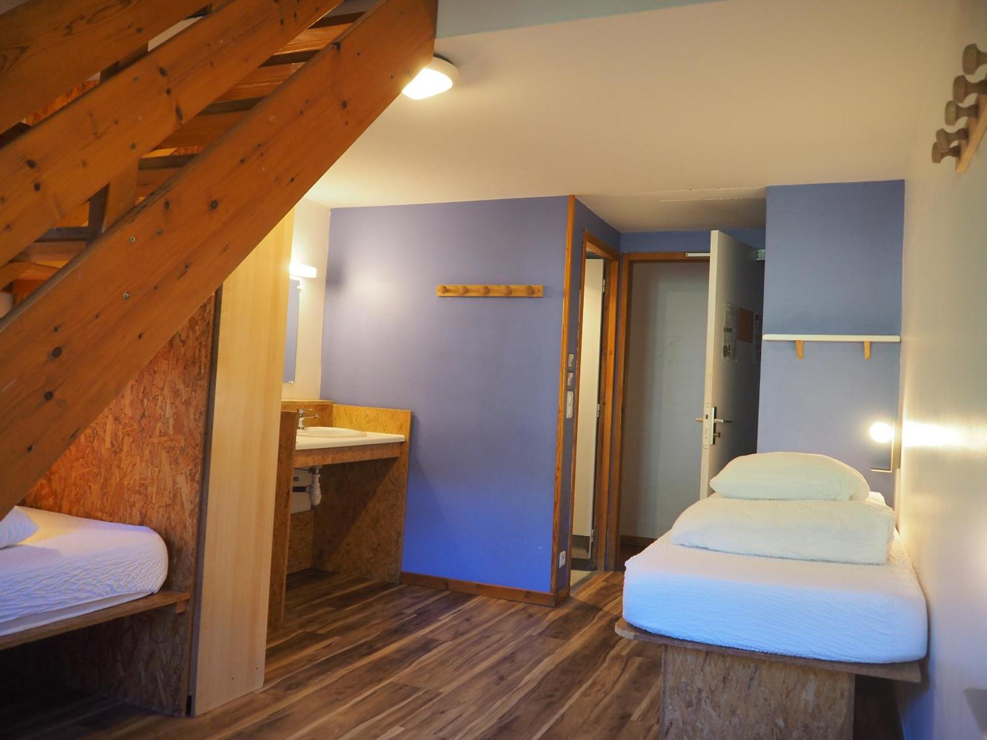 Auberge De Jeunesse Hi Ла Клусаз Екстериор снимка